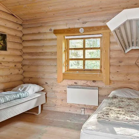 40855-ulfborg-helmklit-240 * Fjand Gårde